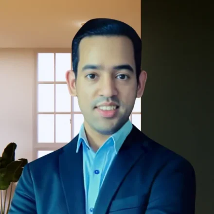Headshot of Usama Nasir