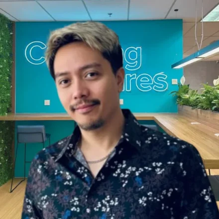 Keo Marion Salonga in a Salt office